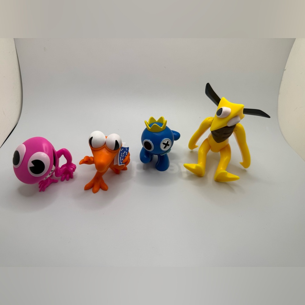 Rainbow Friends Mini Figures Toy Lot Orange blue pink yellow